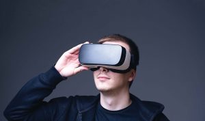 Affordable head-mounted devices are opening up new high-tech training methods through virtual reality for those in the fire service. (Shutterstock.com)