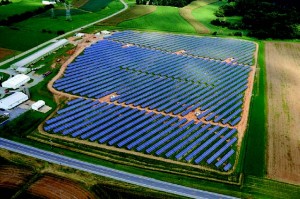 Another groSolar project, the Keystone Solar Project, which was developed and marketed by Community Energy, was placed in a large field using a ground mount racking system. After the project life ends, the field with its organic soil can be returned to working agricultural use. (Provided by groSolar)