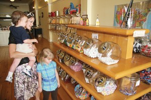 Paddlewheel Popcorn shop in downtown Hannibal, Mo., has a map on the wall full of pins representing the many places from where visitors have come to experience the setting for Tom Sawyer’s and Huckleberry Finn’s adventures. (Photo provided by Hannibal CVB)