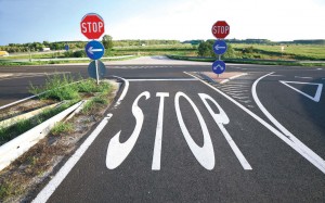 An eff ective traffi c control device should fulfi ll a need, command attention, convey a clear and simple meaning, command respect and give adequate time for a proper response. These concepts should all be kept in mind when planning, designing, placing and maintaining signs.