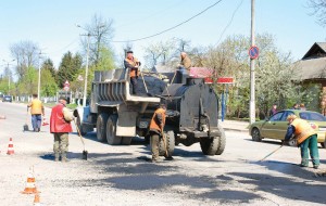 As a new law came into effect in 2014 requiring motorists to move over or slow down for all road and roadside workers, the Ohio Department of Transportation assembled a statewide coalition of organizations to mount an aggressive public awareness campaign. (Shutterstock photo)