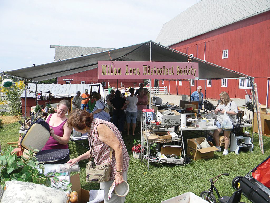 'Longest' garage sales bring tourism booms - The Municipal